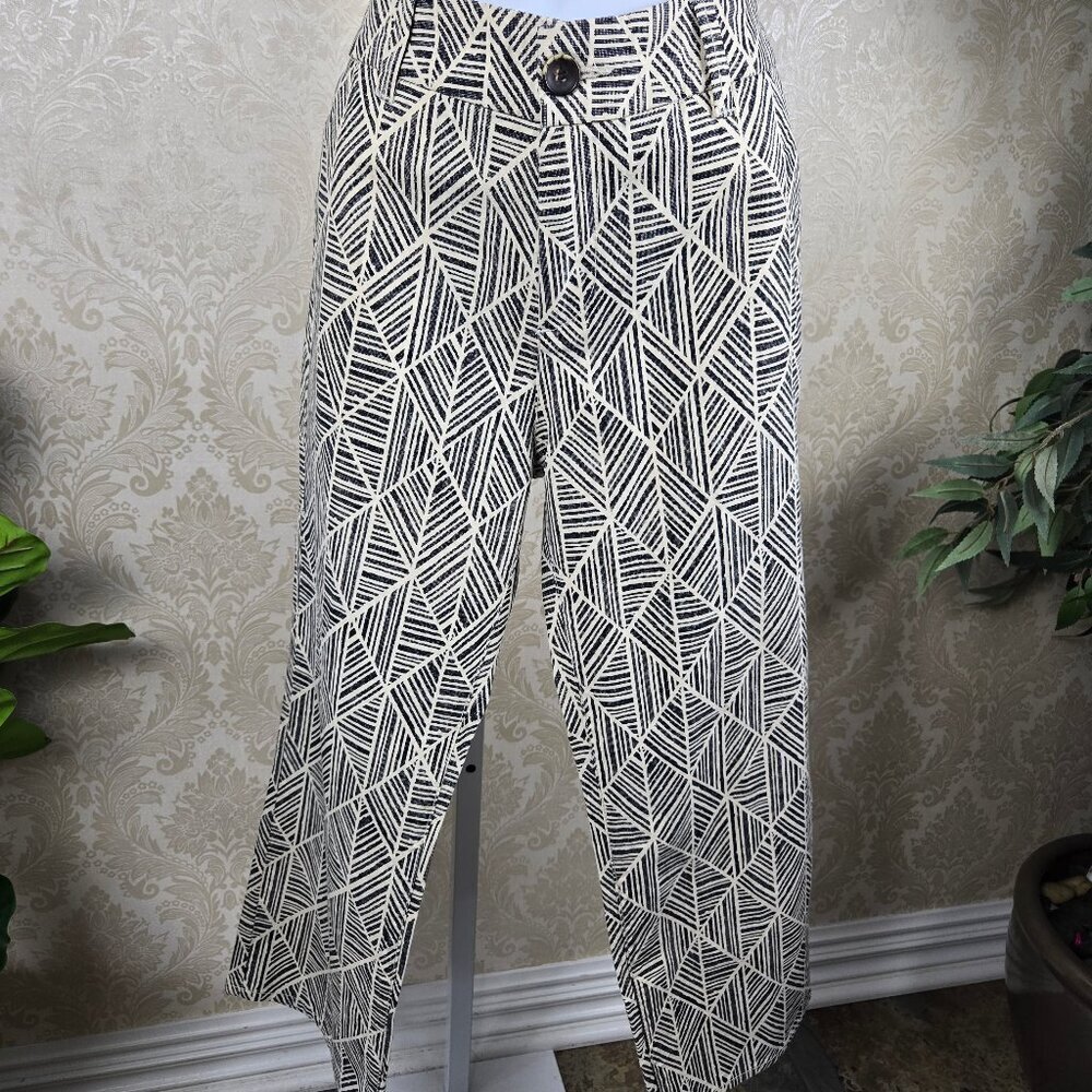 Soft Surroundings Size 4 Black & Cream Patterned Cropped Pants Straight Leg NWT